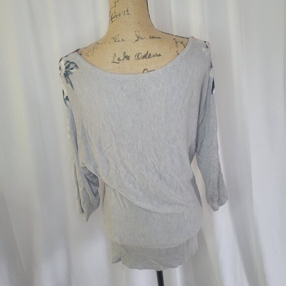 White House Black Market Boatneck Floral Sweater Size Small - Picture 2 of 6